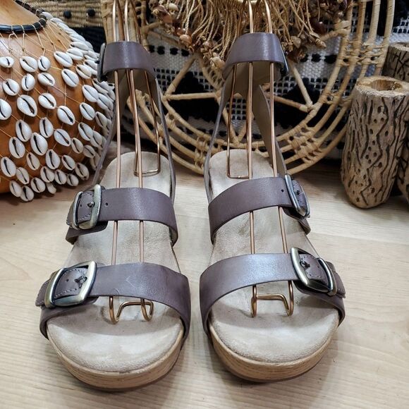 Dansko Women's 7/37 Lou Sandal EVA Burnished Leather Open Toe Buckle Comfort - Picture 2 of 15